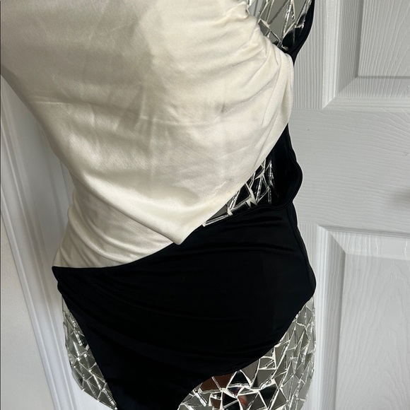 ET OCHS Black and White Asymmetrical Cutout Bodysuit S - Picture 3 of 15